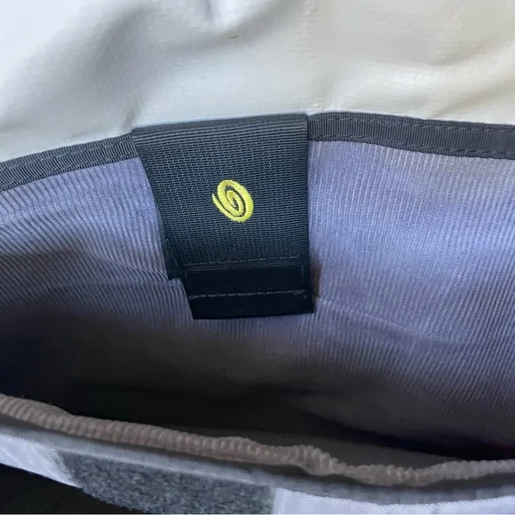 TIMBUK2 LARGE LAPTOP BAG 18x12 note: missing shoulder strap . - Picture 4 of 8